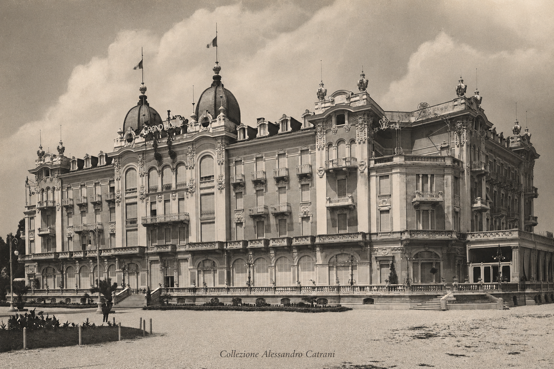 Il Grand Hotel di Rimini in una fotografia d’epoca della Belle Époque – Collezione Alessandro Catrani