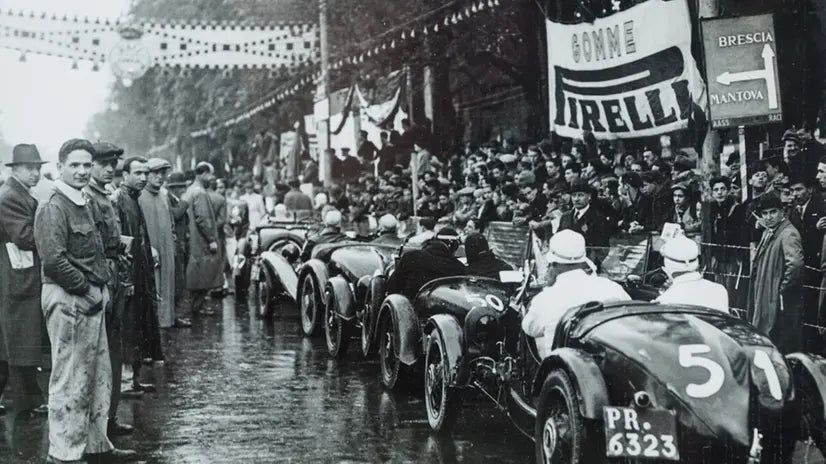 Presentazioni, interviste, recensioni e riconoscimenti del libro Amarcord e la Mille Miglia di Carlo Dolcini e Tommaso Panozzo.