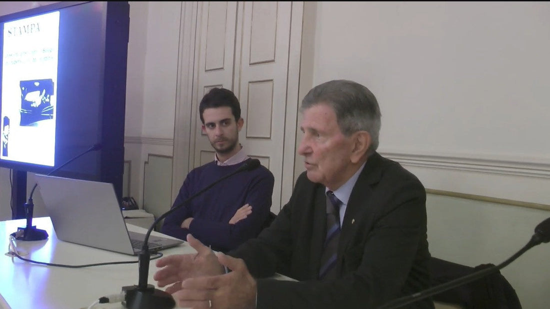 Nevio Monaco e Tommaso Panozzo durante la presentazione del libro Il capitano deve morire a Palazzo Buonadrata di Rimini