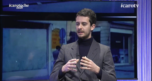 Tommaso Panozzo a IcaroTeche Talk durante l’intervista su Circolo Tennis Rimini. 100 anni