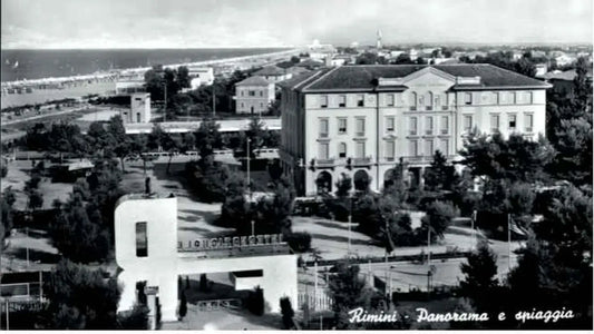 Ingresso della Fiera di Rimini in piazzale dell’Indipendenza all’inizio degli anni Cinquanta